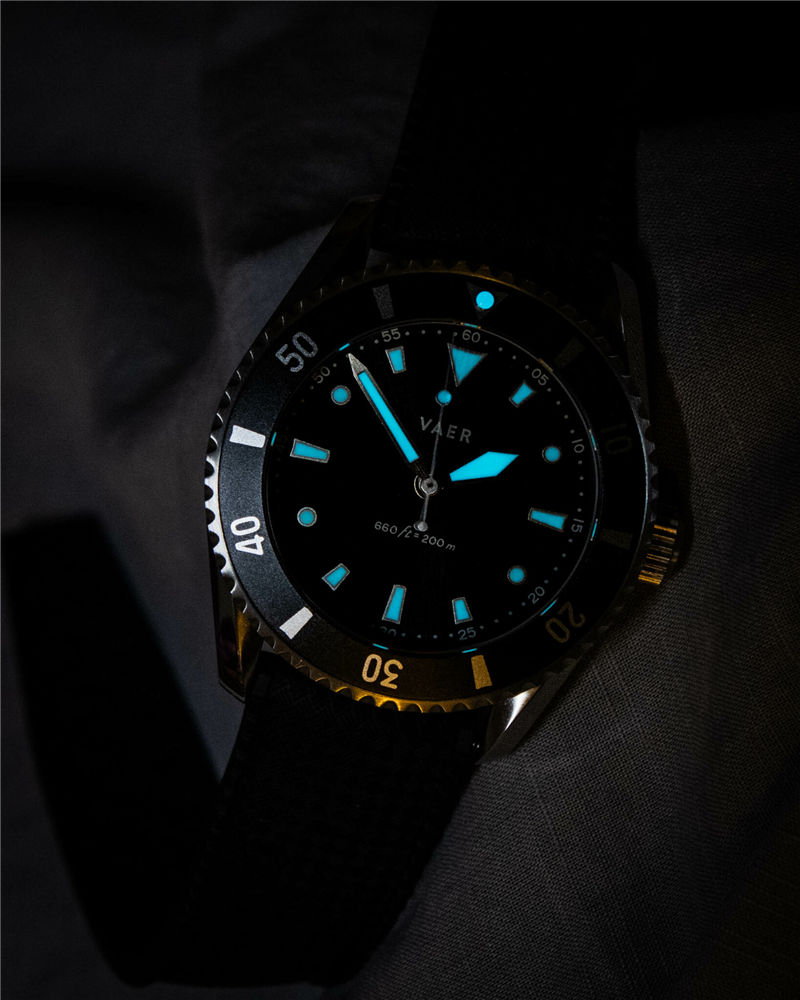 腕表特惠：Vaer DS4 Meridian太阳能潜水手表